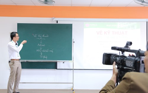 Đại học Đông Á: “Giảng đường” online “hút” sinh viên thời nCoV