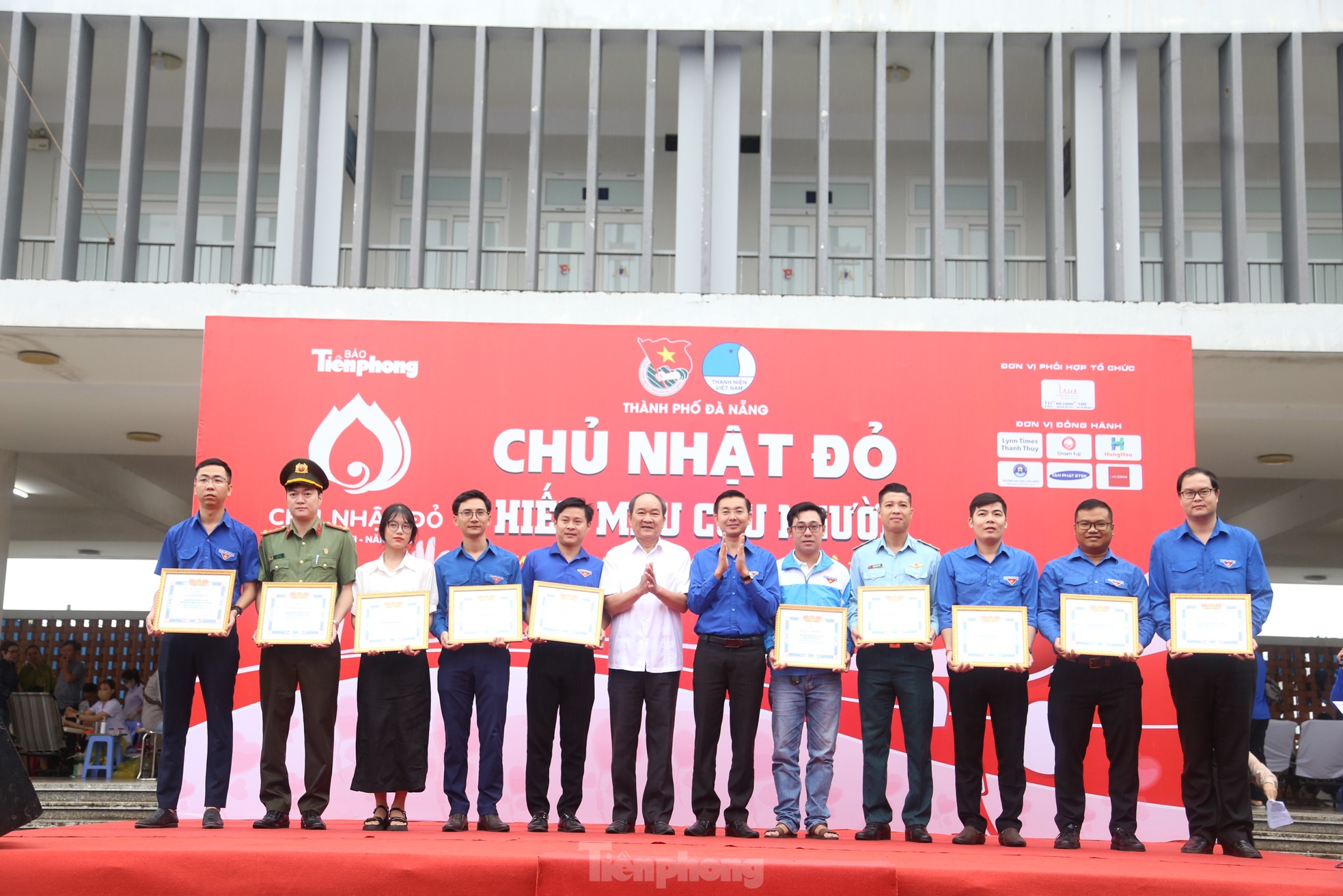 Đông đảo sinh viên Đại học Đông Á hưởng ứng Ngày hội Chủ Nhật Đỏ đầu năm 2024