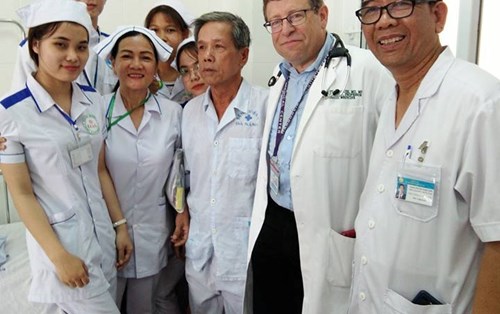 Hội thảo chuyên môn với các GS, BS chuyên gia Hoa Kỳ